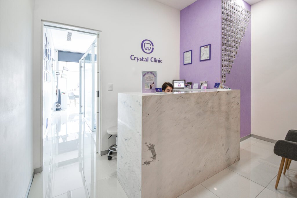 vano arquitectos crystal clinic plaza azuna lobby