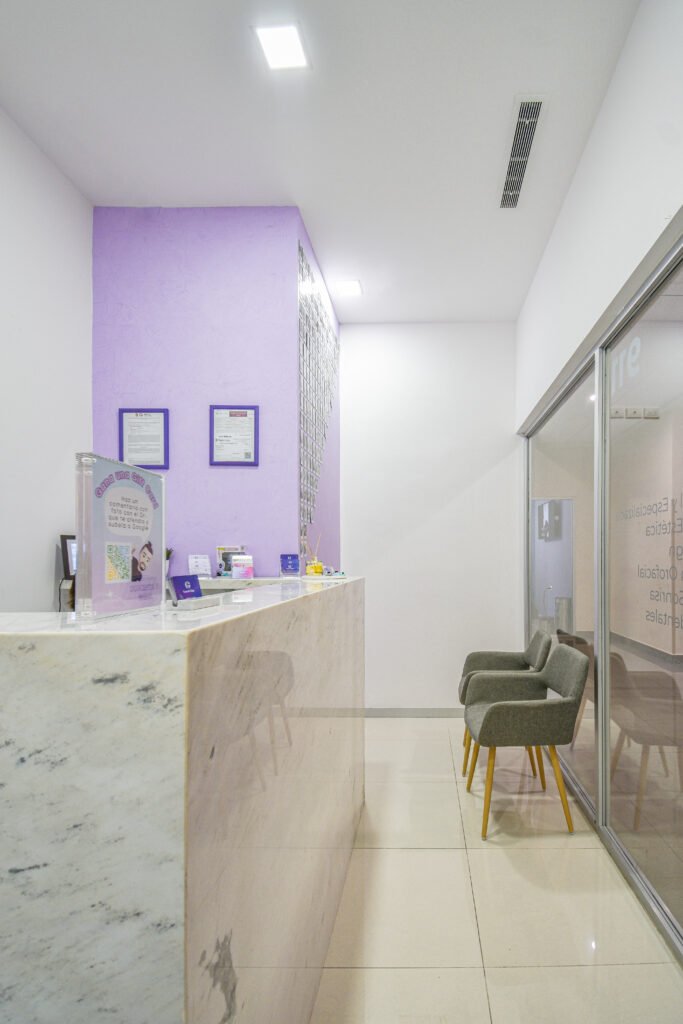 vano arquitectos crystal clinic plaza azuna lobby3